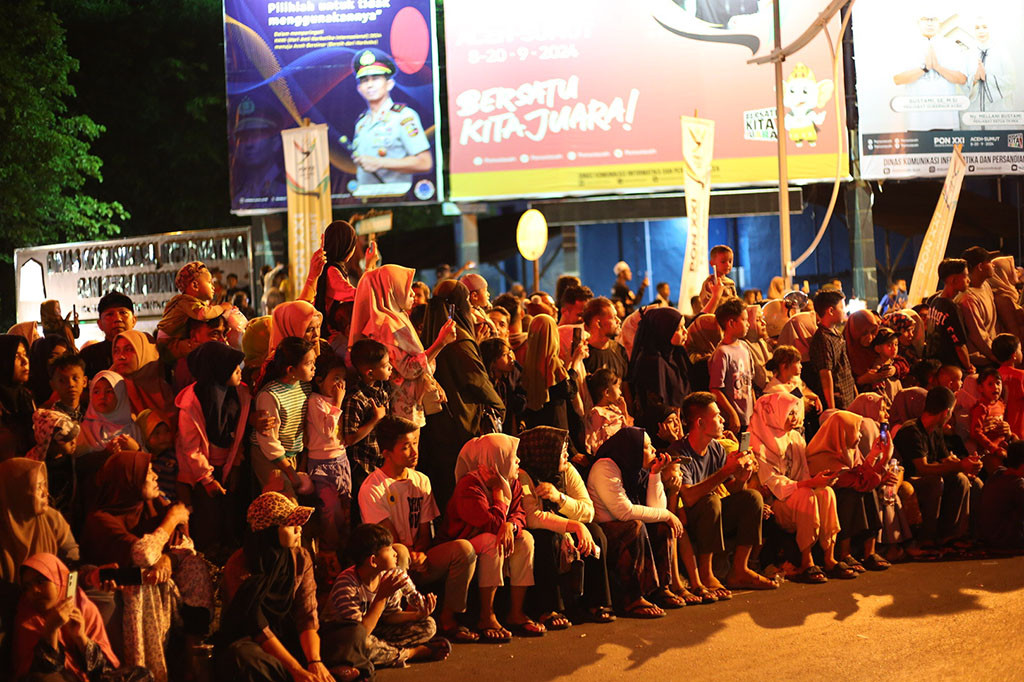 “Pawai takbir ini diharapkan dapat meningkatkan keimanan dan ketaqwaan masyarakat,” jelasnya.