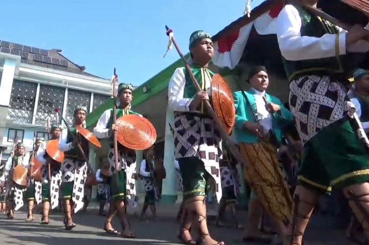 Ke depan, diharapkan tidak ada lagi pertikaian antara Lembaga Adat Kadilangu, maupun kubu Kasepuhan Kadilangu, yang merupakan ahli waris Sunan Kalijaga.