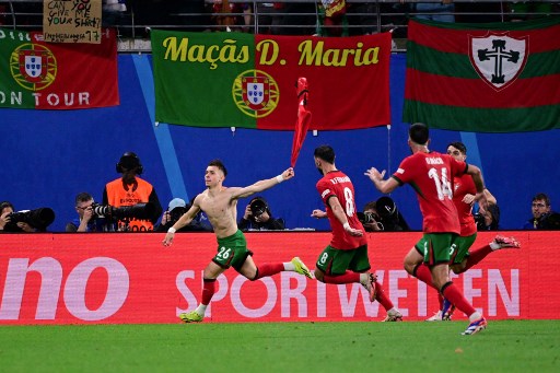 Selecao akhirnya mampu benar-benar membalikkan keadaan melalui gol yang yang dicetak oleh Francisco Conceicao memanfaatkan kesalahan lini belakang Ceko sehingga skor berubah menjadi 2-1 pada menit 90+2. Skor tersebut bertahan hingga pertandingan usai.