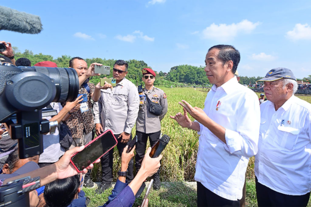 Termasuk soal rencana terkait kebijakan bansos untuk sasaran tersebut, dikatakannya, juga tidak ada. 
