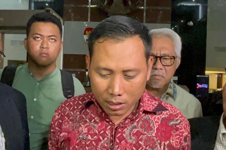 Dia mengeklaim pertanyaan penyidik tidak menyeret kasus Harun. Kusnadi juga membantah mengenal dua mahasiswa yang pernah diperiksa dalam kasus ini sebelumnya.