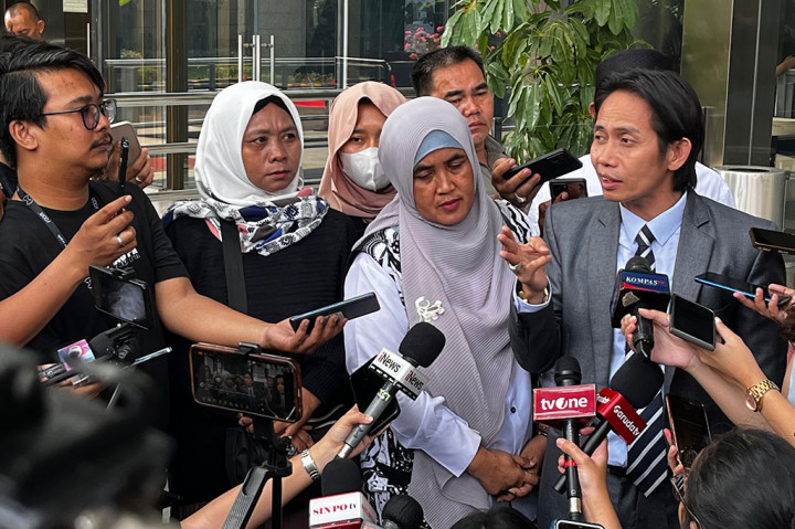 “Kedatangan kami ke mari menyampaikan surat permohonan pengawasan dalam hal kewenangan KPK adalah pencegahan, khawatir terjadinya suap dalam sidang praperadilan Pegi Setiawan,” kata pengacara Pegi, Toni RM di Gedung Merah Putih KPK, Jakarta Selatan.