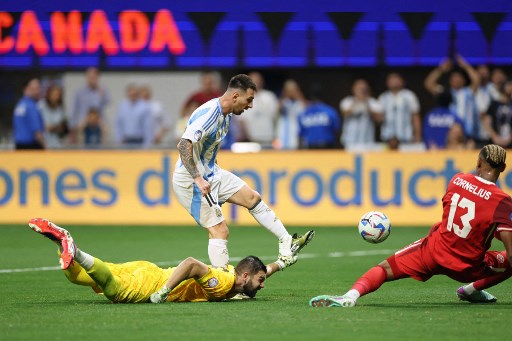 Penampilan itu merupakan penampilan ke-35 Messi dari tujuh edisi turnamen tersebut yang sekaligus mengalahkan rekor yang sebelumnya dipegang kiper bersejarah Chile Sergio Livingstone pada 1953.