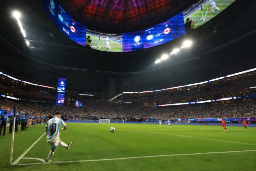 Pada laga melawan Kanada, Messi bermain penuh dengan catatan cukup mengesankan, termasuk satu assist pada gol Lautaro Martinez pada menit-menit akhir. Ia melepaskan enam tembakan (lebih banyak dari pemain lain dalam pertandingan ini) yang empat di antaranya di dalam kotak dan tiga tepat sasaran.