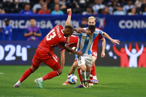 Messi juga menyelesaikan sembilan sentuhan di dalam kotak dan menciptakan dua peluang mencetak gol. Ia melakukan dua kali pemulihan bola di sepertiga akhir lapangan dan memenangkan penguasaan bola sebanyak tiga kali melawan Kanada.