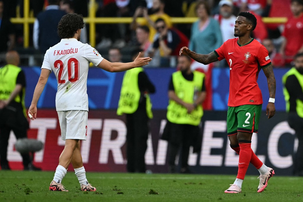 Portugal berhasil menambah gol pada menit ke-55. Cristiano Ronaldo yang menguasai umpan panjang tinggal berhadapan satu lawan satu dengan Bayindir, namun ia memilih mengopernya ke arah Bruno Fernandes yang tanpa kesulitan menceploskan bola ke gawang yang sudah kosong.