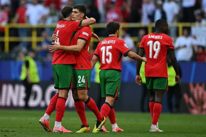 Portugal berhasil menggandakan keunggulan pada menit ke-28 setelah Samet Akaydin menyarangkan bola ke gawangnya sendiri. Bermaksud mengirim umpan ke arah kiper Altay Bayindir, Akaydin salah mengoper bola dan justru bergulir ke gawang yang kosong.