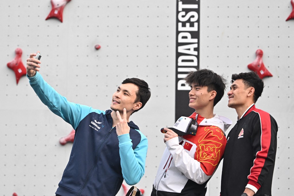 Dikutip dari laman resmi Federasi Panjat Tebing Indonesia (FPTI), Minggu, Veddriq dan Rajiah masing-masing menempati posisi ketiga dalam babak final seri kedua Olimpiade Paris 2024 di Budapest.