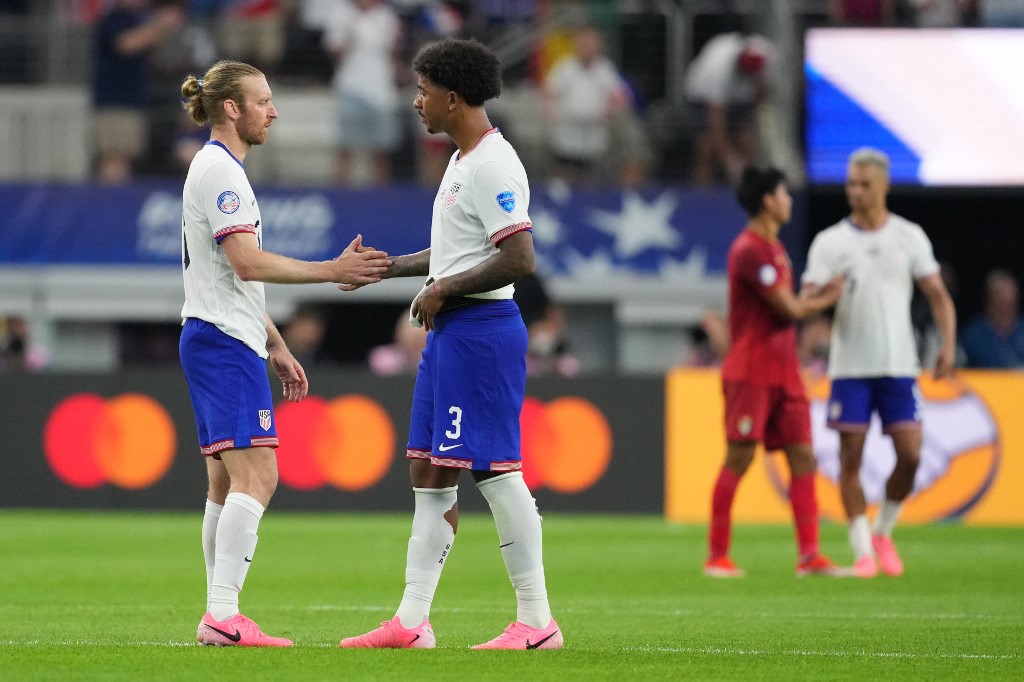 Pulisic membuka keunggulan Amerika Serikat saat waktu pertandingan berjalan 2 menit 23 detik yang menjadi gol tercepat tim Amerika dalam 34 pertandingan kompetitif melawan tim dari Amerika Selatan.