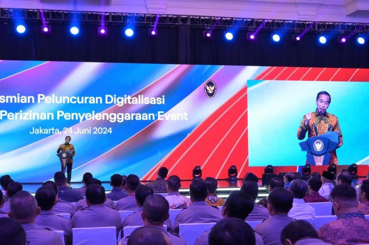Presiden Joko Widodo (Jokowi) menegaskan kehadiran sistem online single submission (OSS) harus bisa memastikan kemudahan dan kecepatan proses perizinan penyelenggaraan berbagai acara atau event di Indonesia.
