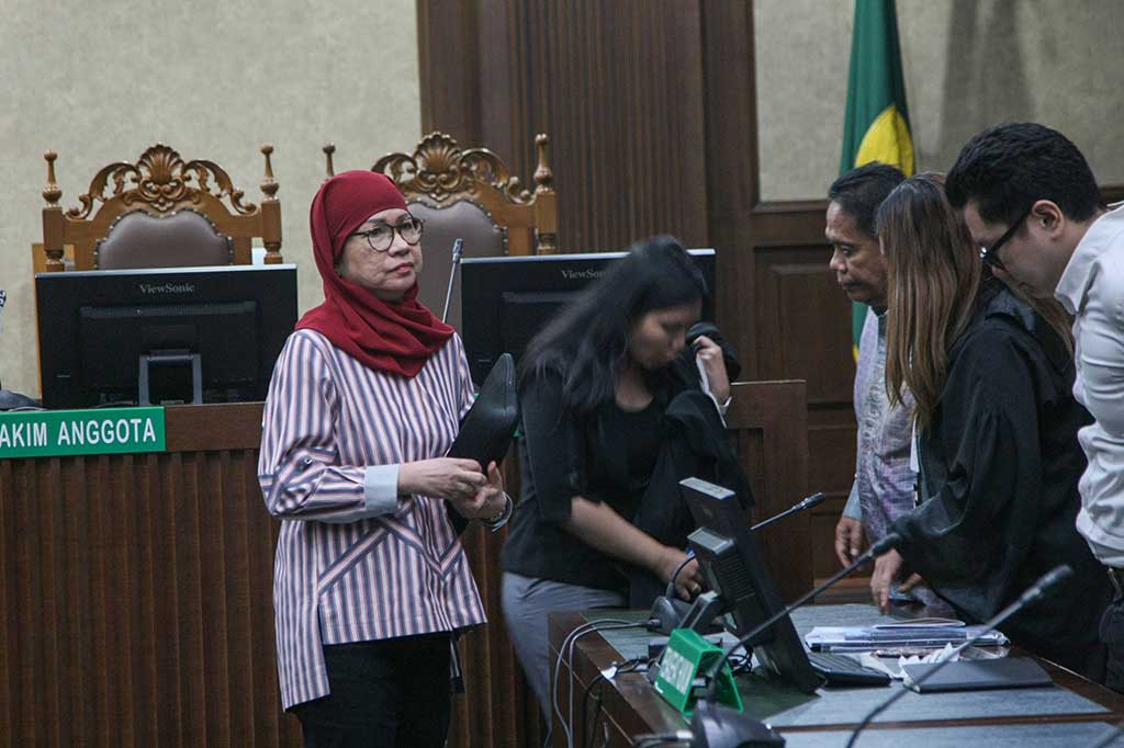 Maryono menjelaskan terdapat beberapa hal yang meringankan vonis Karen sehingga lebih rendah dari tuntutan, yakni terdakwa bersikap sopan di persidangan, tidak memperoleh hasil tindak pidana korupsi, memiliki tanggungan keluarga, serta mengabdikan diri untuk Pertamina walaupun telah mengundurkan diri.