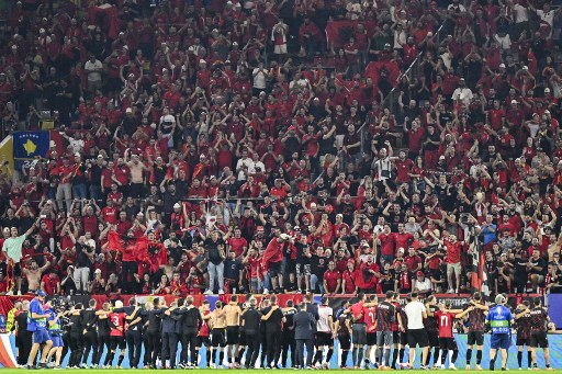 Sementara itu perjalanan Albania di Euro 2024 harus berakhir di fase grup. Mereka berada di dasar grup dengan hanya meraih satu poin setelah dikalahkan Italia 1-2 dan bermain imbang 2-2 lawan Kroasia.