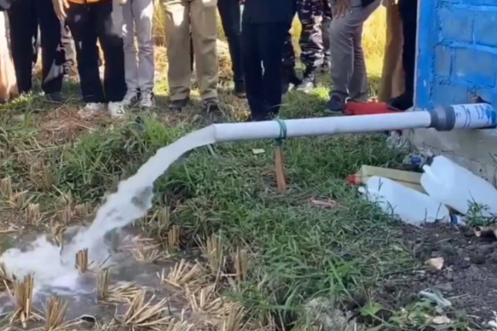 Selasa, 25 Juni 2024 siang, Kapolda Jatim, Irjen Polisi Imam Sugianto, meresmikan pembangunan sumur bor di Kabupaten Ponorogo. Di kota Reyog tersebut, Polda Jatim membangun empat sumur bor yang tersebar dibeberapa desa di Kecamatan Balong. Ponorogo menjadi salah satu target pembangunan sumur bor, lantaran kerap mengalami krisis air bersih saat musim kemarau.