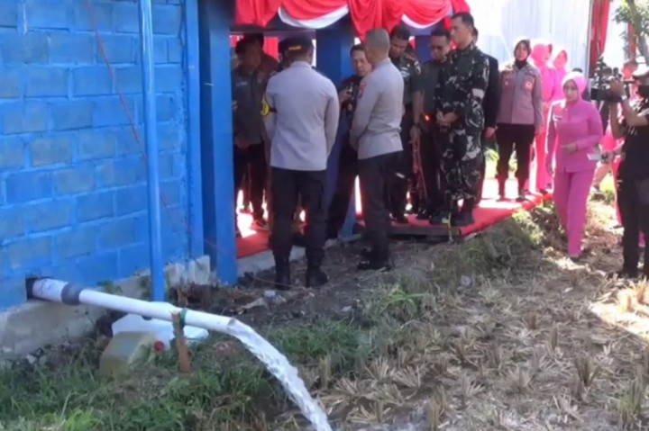 Selain di Ponorogo, puluhan sumur bor di beberapa daerah di Jawa Timur juga telah resmi dioperasikan. Dengan pembangunan sumur ini, warga mengaku gembira. Mereka berharap kebutuhan air bersih dapat terpenuhi meski di musim kemarau.