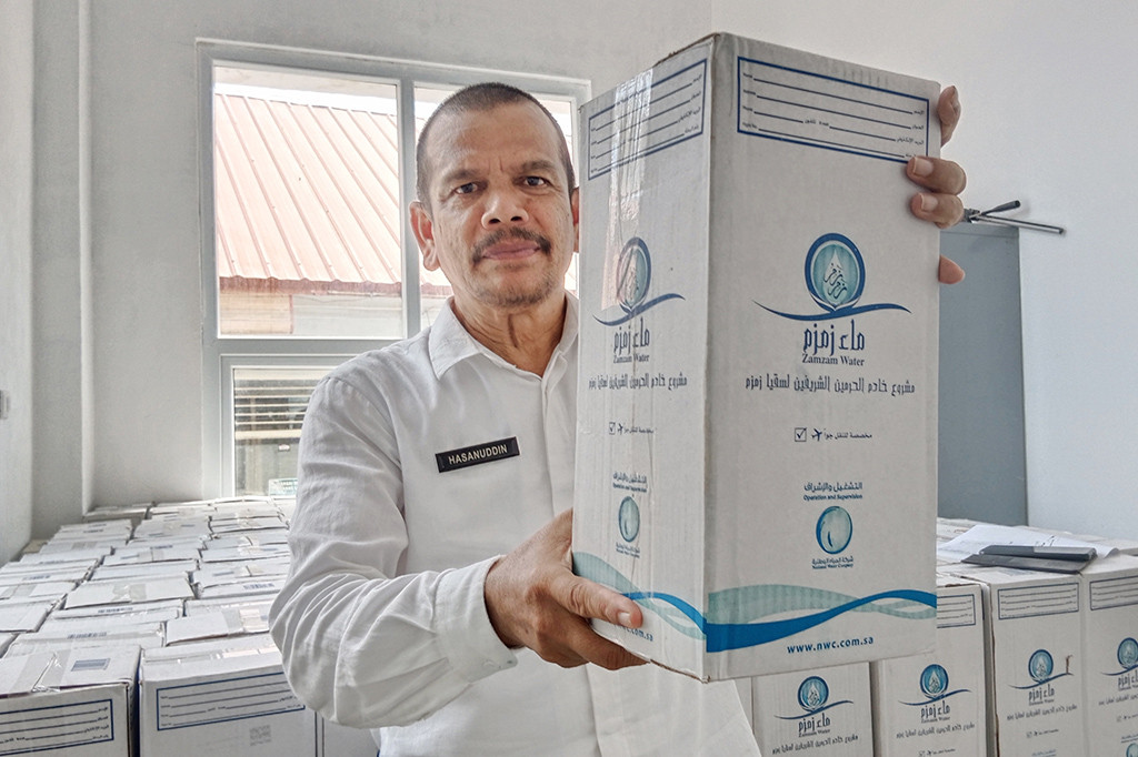 Kakan Kemenag Kabupaten Pidie, Abdullah AR, kepada Media Indonesia mengatakan, ada 517 coly air zamzam sudah tiba dan tersimpan di gudang seksi haji kantor Kemenag Pidie. Jumlah coly tersebut sesuai dengan manifest jemaah yang berangkat haji musim 2024 ini.