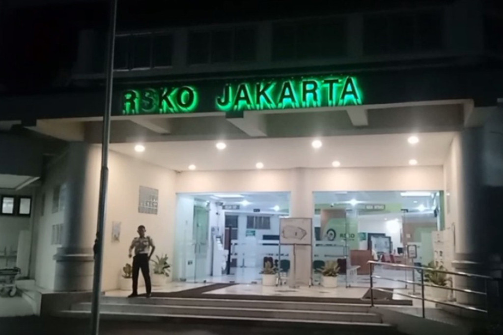 Virgoun bersama B alias B-G-S di bawa dalam kondisi tangan terborgol, rencananya virgoun bersama B akan menjalani masa rehabilitasi ketergantungan narkoba, yang akan di jalani selama 3 bulan.