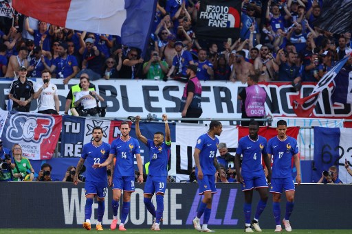 Hasil ini membuat Les Bleus turun ke posisi dua klasemen Grup D dengan lima poin, disalip Austria yang menempati posisi pertama usai mengalahkan Belanda 3-2.