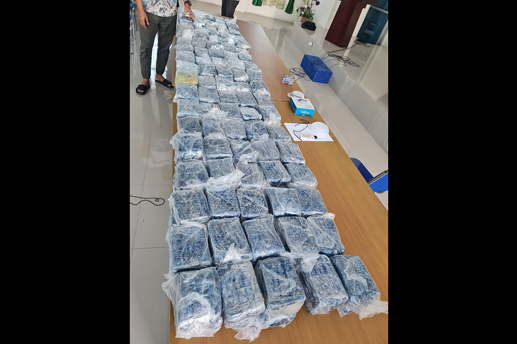 Tim Opsnal Subdit 3 Ditresnarkoba Polda Aceh berhasil mengungkap tindak pidana penyelundupan narkotika jenis sabu seberat 180 kg di perairan Peureulak, Kabupaten Aceh Timur pada Jumat, 14 Juni lalu.