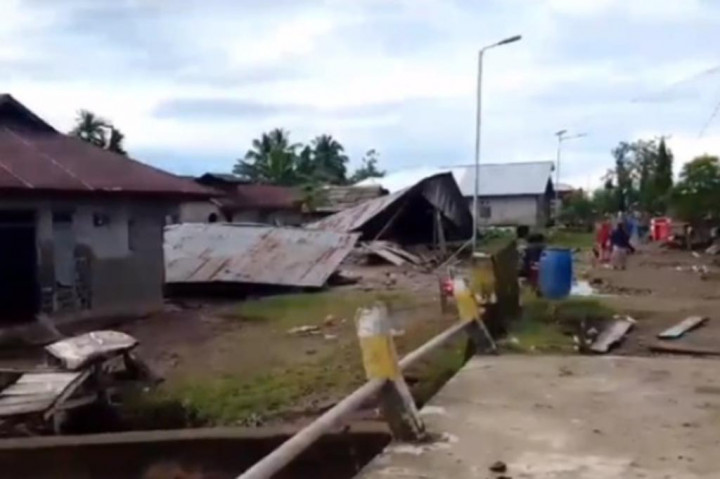 Kawasan permukiman di Kecamatan Gane Timur, Kabupaten Halmahera Selatan, Maluku Utara dilanda banjir bandang pada Selasa, 25 Juni 2024 hingga Rabu, 26 Juni 2024.