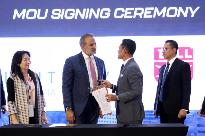Ia mengatakan, dalam rancangan pembangunan showroom helikopter ini bekerjasama dengan swasta asing Rotortrade sebagai meliputi kebutuhan industri helikopter dalam negeri.
