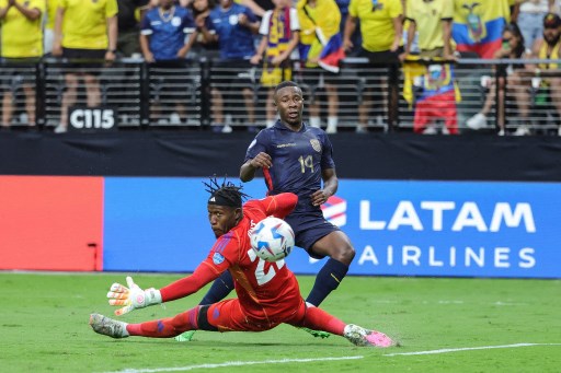 Jelang laga usai, Alan Minda menambah keunggulan Ekuador menjadi 3-1 atas Jamaika pada menit ke-90+1. 