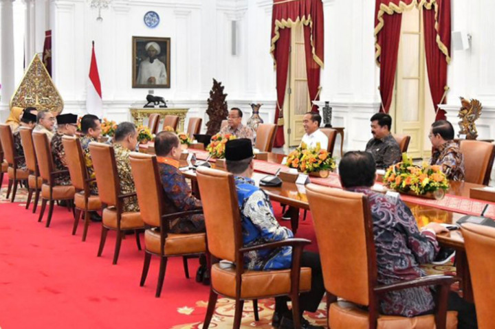 Menteri Sekretaris Negara (Mensesneg) Pratikno menyampaikan bahwa dalam pertemuan tersebut Presiden Jokowi menegaskan pentingnya komunikasi antarlembaga untuk membangun sinergi nasional.