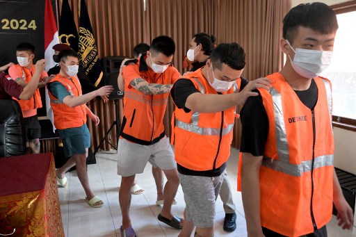 Saat ini, 103 orang asing tersebut yang terdiri dari 91 laki-laki dan 12 wanita itu ditahan sementara di Rumah Detensi Imigrasi (Rudenim) Denpasar. Ada pun langkah selanjutnya, lanjut dia, melakukan deportasi terhadap mereka dalam waktu dekat.