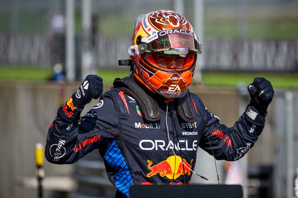 Verstappen bakal memimpin start terdepan dengan diikuti oleh pebalap McLaren F1 Team, Lando Noris yang berada di posisi kedua dan pebalap Mercedes AMG Petronas, George Russel yang menempati posisi ketiga.