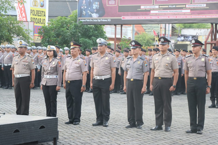 Tobing berharap, Hari Bhayangkara semakin memotivasi seluruh anggota guna peningkatan kinerja dan pelayanan kepada masyarakat. Termasuk terhadap personel yang telah mendapatkan kesempatan menerima kenaikan pangkat pengabdian setingkat lebih tinggi dalam rangka menghadapi masa purna bhakti.
