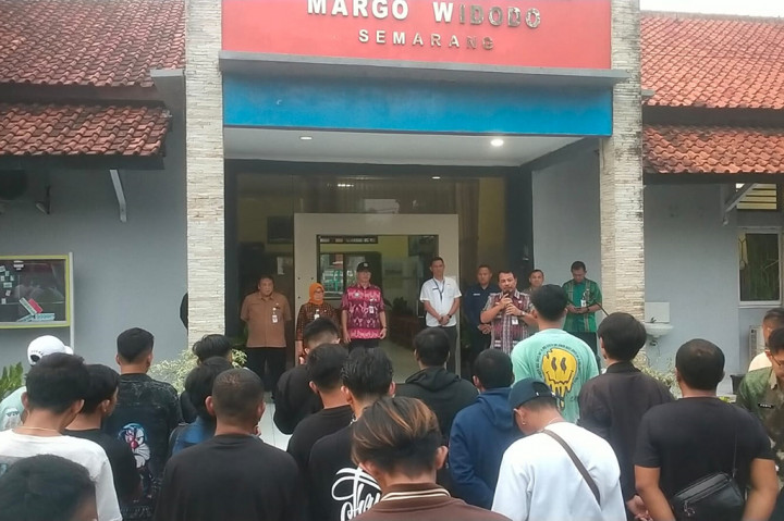 Sebanyak 49 korban Tindak Pidana Perdagangan Orang (TPPO) kembali ke daerah asal, dengandifasilitasi oleh Pemda Jateng. Sebelum diselamatkan, mereka terkatung-katung selama tujuh bulan tanpa kepastian, dan dijanjikan sebagai anak buah kapal (ABK) luar negeri, oleh sebuah perusahaan di Pemalang.