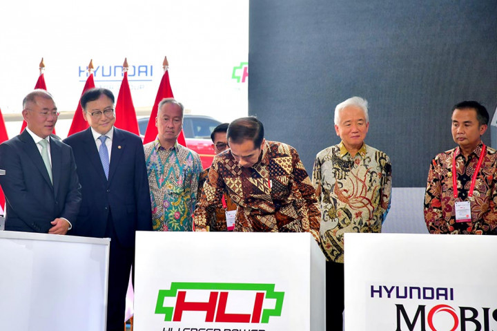 “Saya sekali lagi ingin memberikan apresiasi kepada Chairman Chung yang telah berani memutuskan sesuatu yang penting dalam kondisi pandemi,” ungkap Presiden.