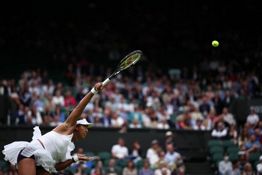 Kemenangan Osaka atas Diane Parry pada babak pembukaan Senin, 1 Juli lalu, adalah kemenangan pertamanya dalam Wimbledon sejak 2018.