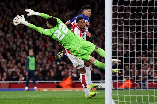 Raya gabung Arsenal pada Agustus tahun lalu dengan tujuan untuk menambah persaingan di posisi kiper dengan Aaron Ramsdale.