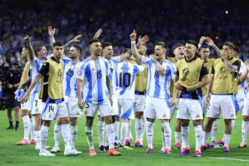 Kemenangan ini memastikan tim asuhan Lionel Scaloni menjadi tim pertama yang melaju ke babak semifinal Copa America.