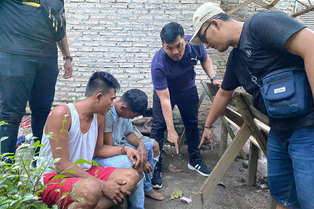 Polres Simalungun berhasil mengerebek sebuah rumah di Kampung Narkoba Huta I Nagori Pematang Kerasaan Kabupaten Simalungun.