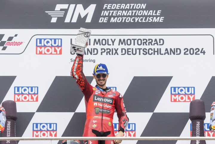 Marc Marquez yang akan menjadi rekan setim Bagnaia pada musim depan, finis di posisi kedua. Sementara itu adik kandung Marquez, Alex Marquez, finis di posisi ketiga untuk melengkapi podium.