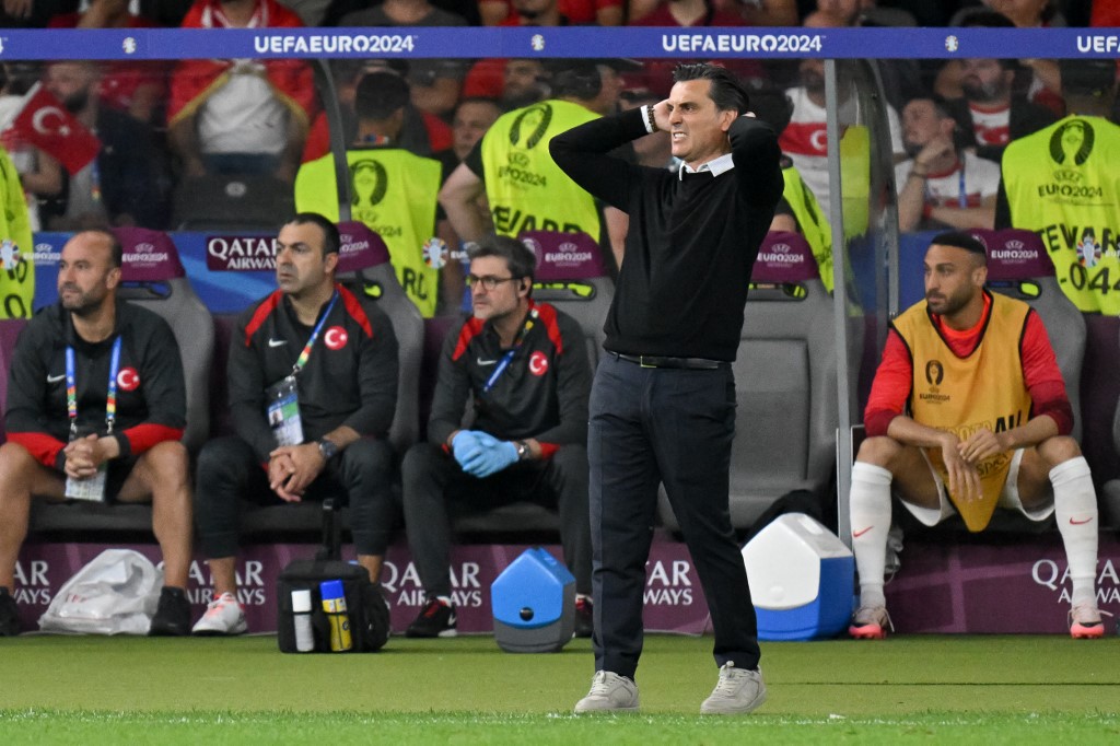 Pelatih Timnas Turki Vincenzo Montella merasa tetap bangga kepada timnya meskipun baru saja tersingkir dari perempat final Euro atau Piala Eropa 2024 setelah dikalahkan Belanda dengan skor 1-2 di Stadion Olimpiade Berlin pada Minggu, 8 Juli 2024 dini hari WIB.