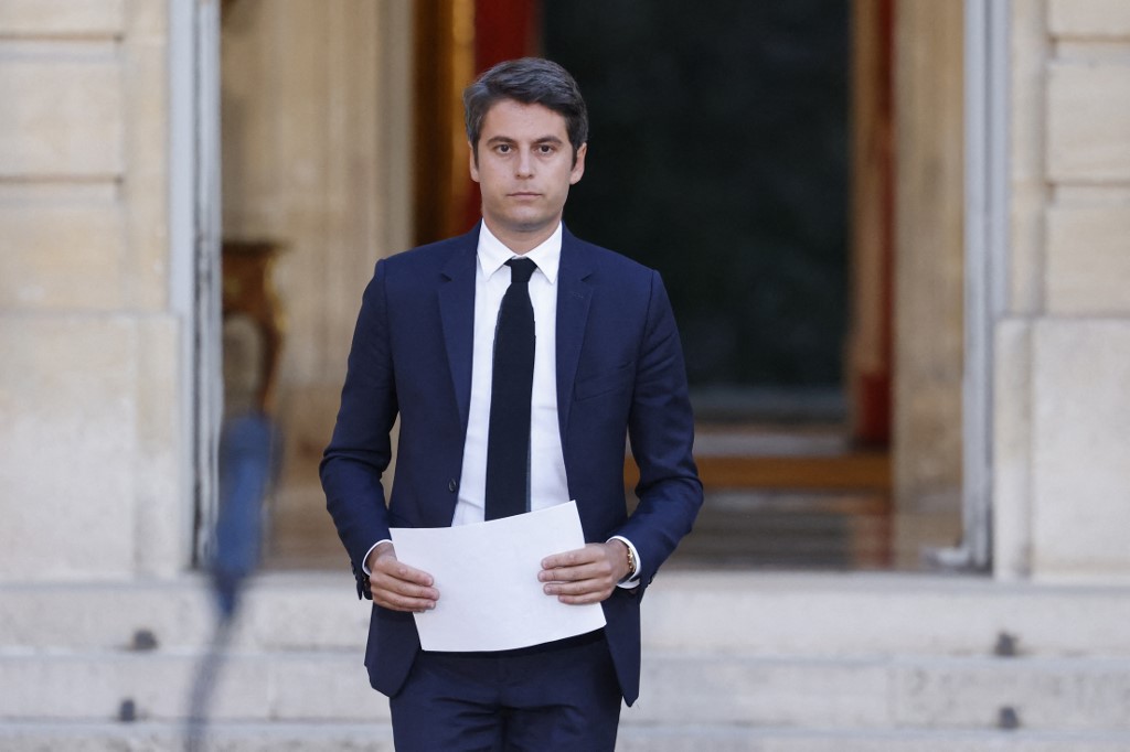 Perdana Menteri Prancis Gabriel Attal, Minggu, 7 Juli 2024 malam, mengumumkan akan mengajukan pengunduran dirinya kepada Presiden Emmanuel Macron pada Senin setelah koalisi partai pengusungnya, Ensemble, gagal mencapai kemenangan mayoritas pada putaran kedua pemilu parlemen yang dipercepat.