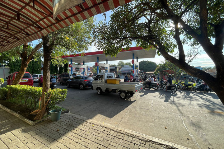 Area Manager Communication, Relations, & Corporate Social Responsibility (CSR) Pertamina Patra Niaga Regional Jawa Bagian Tengah (JBT), Brasto Galih Nugroho mengungkapkan, kondisi lembaga penyalur di Kabupaten Batang pasca gempa aman dan tidak ada gangguan.