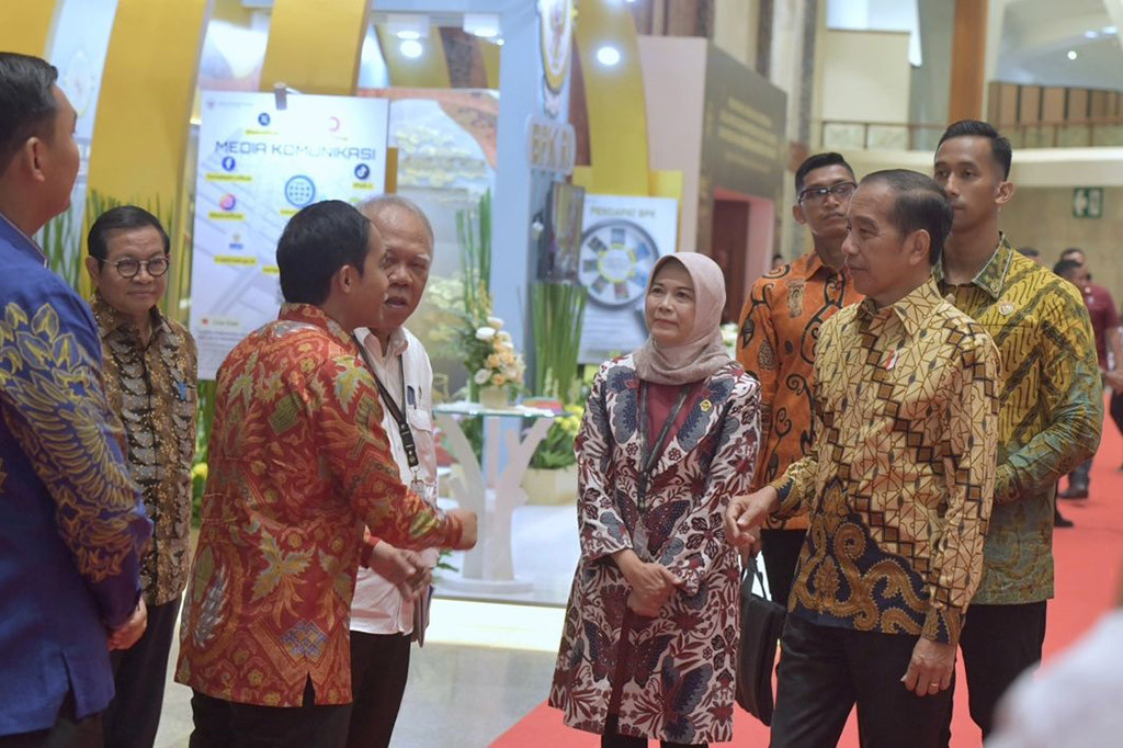 Lebih lanjut, Jokowi menekankan bahwa akuntabilitas dan fleksibilitas dalam pengelolaan keuangan negara harus dijalankan secara seimbang, dan berorientasi pada hasil.