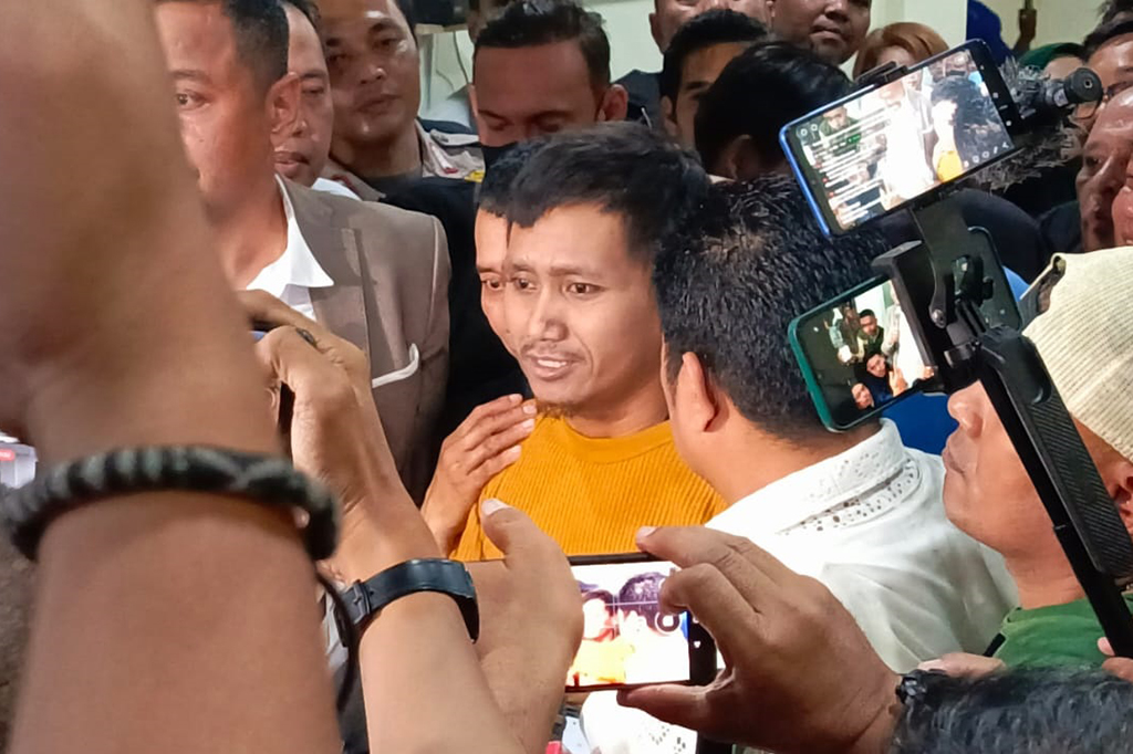 Dia pun mengucapkan syukur dan berterima kasih kepada pihak yang telah mendukungnya. 