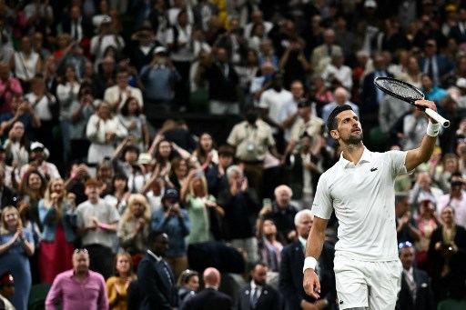 Djokovic bertekad untuk menyamai perolehan trofi Federer di The Championships, dan dia selanjutnya akan menghadapi Alex de Minaur, setelah unggulan kesembilan asal Australia itu menyingkirkan petenis Prancis Arthur Fils dalam empat set.