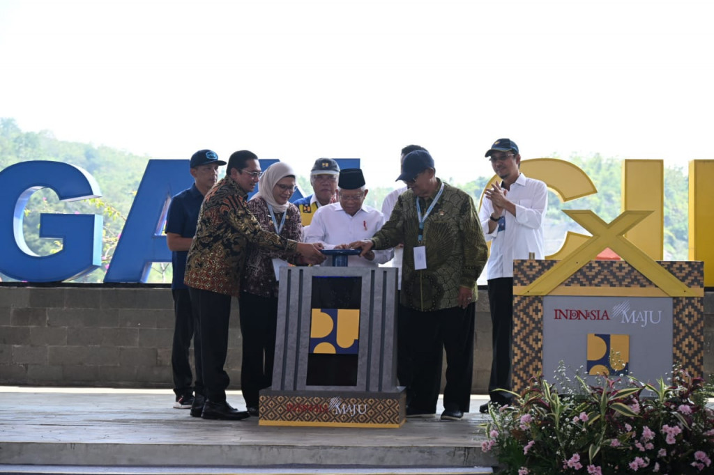 Wapres Ma'ruf Amin meresmikan Bendungan Cipanas, Jawa Barat, Selasa. 9 Juli 2024. Wapresmengharapkan keberadaan Bendungan Cipanas memberikan manfaat bagi masyarakat dalam mendorong produktivitas pertanian, penyediaan air hingga mengurangi dampak kerugian akibat banjir.
