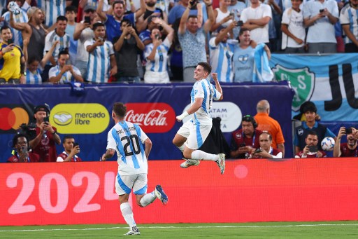 La Albiceleste memecah kebuntuan pada menit ke-22 melalui striker Manchester City Julian Alvarez. 