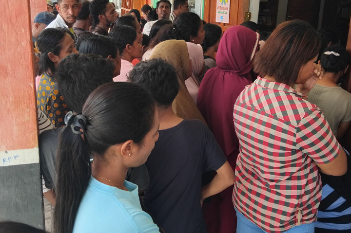 Selain membereskan biaya pendafataran, para calon siswa itu dijadwalkan mengambil seragam yang akan dipakai pada pembukaan sekolah, usai liburan panjang tahun 2024 ini.