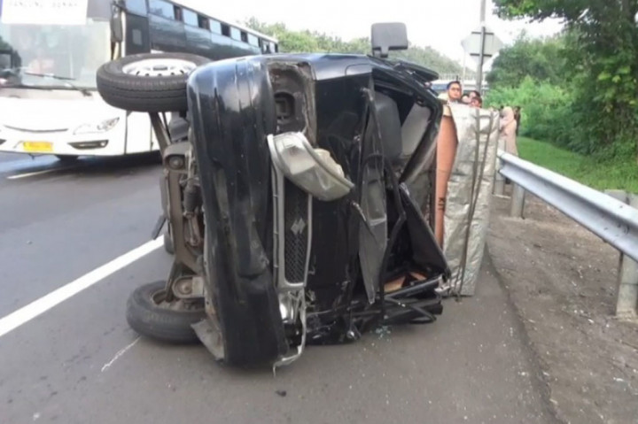 Kecelakaan ini terjadi di km 85 ruas Tol Cipularang arah Jakarta sekitar pukul 15.30 WIB. Kecelakaan beruntun itu melibatkan bus Primajasa bernomor polisi B 7198 ZX yang melaju dari arah Bandung menuju Jakarta.