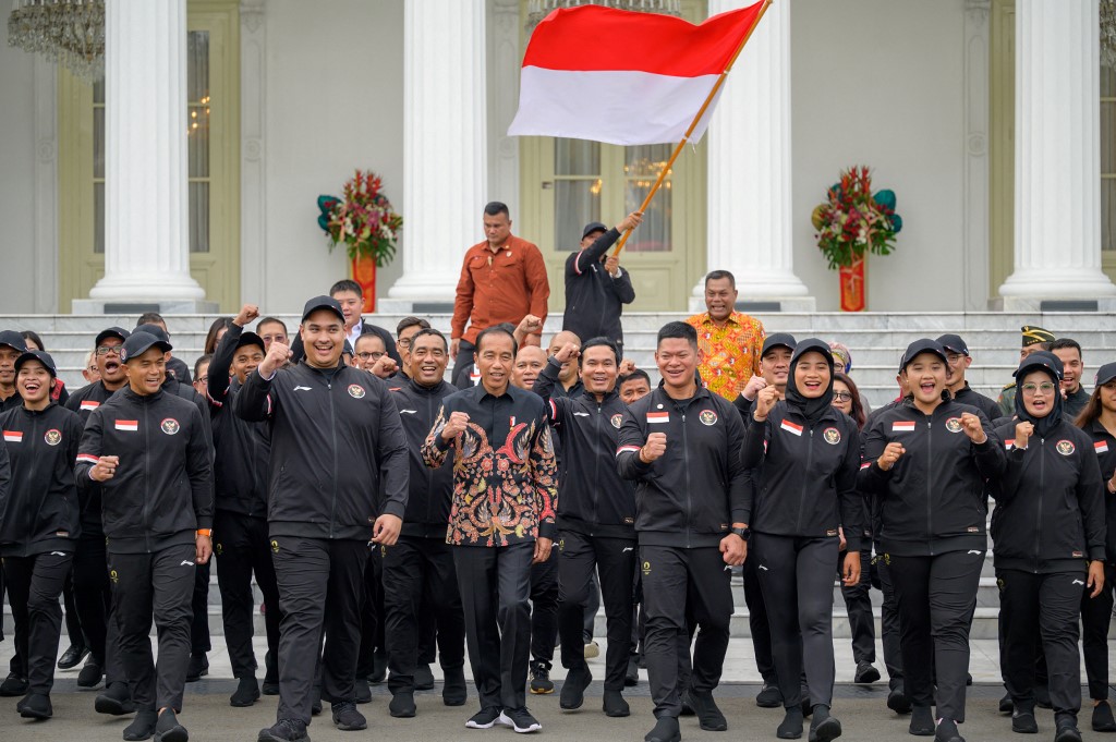Presiden Jokowi pun mengatakan bahwa anggota kontingen Indonesia merupakan atlet-atlet terpilih yang telah diseleksi secara ketat untuk tampil di Olimpiade sebagai ajang olahraga bergengsi dunia.