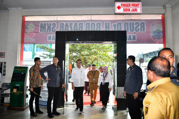 Presiden Joko Widodo (Jokowi), Kamis, 11 Juli 2024, melakukan kunjungan kerja ke Rumah Sakit Umum Daerah (RSUD) Dr H Bob Bazar di Kabupaten Lampung Selatan, Provinsi Lampung.