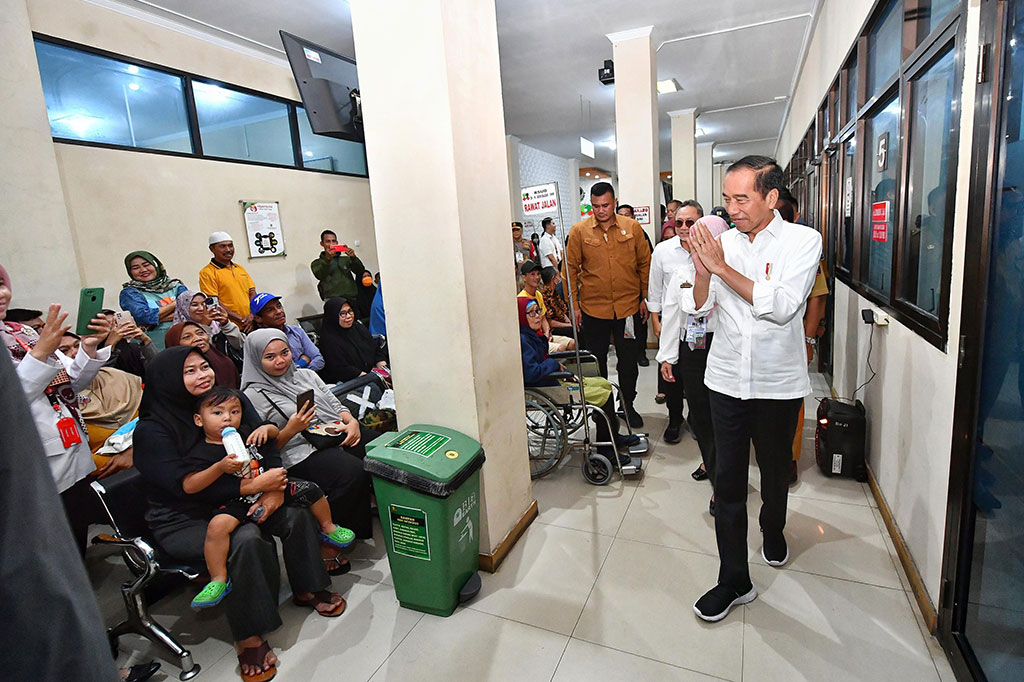 Jokowi mengatakan, tujuan dari peninjauan di RSUD Bob Bazar tersebut untuk memastikan kesiapan rumah sakit tersebut dalam menerima bantuan medis dari pemerintah pusat.