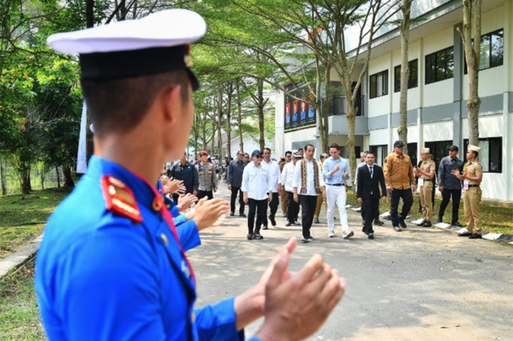 Menurut Jokowi, kompetisi global ditentukan oleh tingkat kecepatan pembangunan melalui kemampuan SDM yang bersaing.